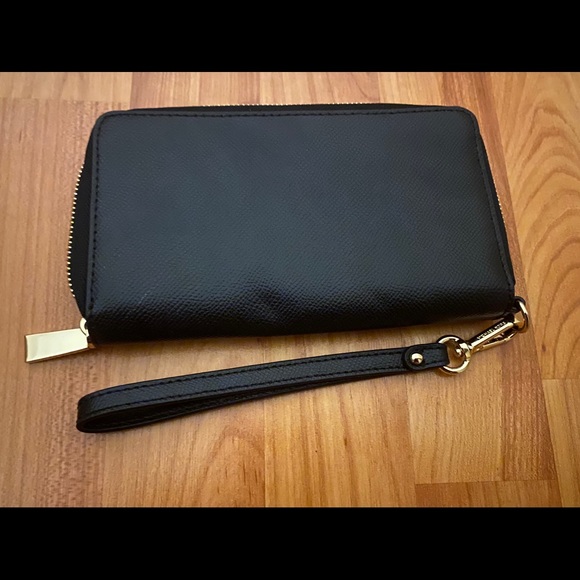 {michael kors} wristlet - Picture 2 of 5